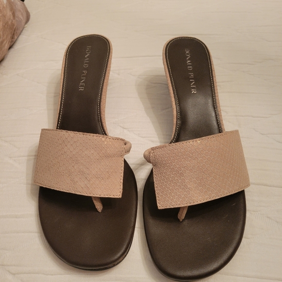 Donald J Pliner Vimm Sandal - Picture 9 of 12
